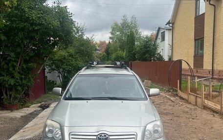 Toyota Avensis III рестайлинг, 2004 год, 460 000 рублей, 4 фотография