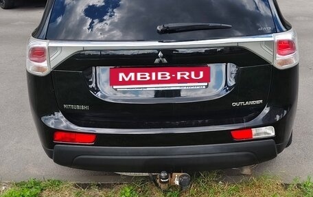 Mitsubishi Outlander III рестайлинг 3, 2013 год, 1 400 000 рублей, 5 фотография