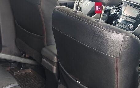 Mitsubishi Outlander III рестайлинг 3, 2013 год, 1 400 000 рублей, 12 фотография
