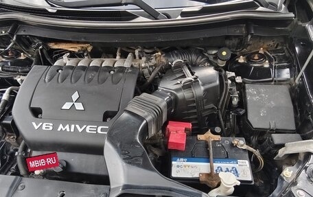 Mitsubishi Outlander III рестайлинг 3, 2013 год, 1 400 000 рублей, 13 фотография