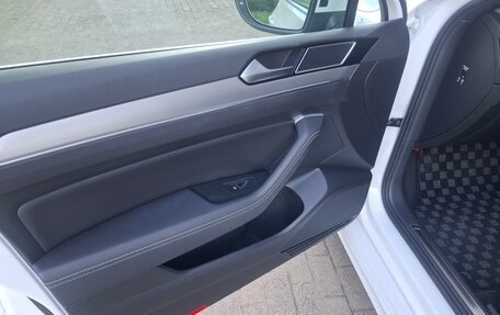 Volkswagen Passat B8 рестайлинг, 2015 год, 2 100 000 рублей, 12 фотография