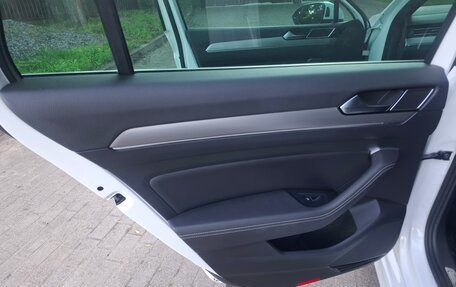 Volkswagen Passat B8 рестайлинг, 2015 год, 2 100 000 рублей, 13 фотография