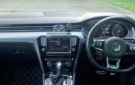 Volkswagen Passat B8 рестайлинг, 2015 год, 2 100 000 рублей, 17 фотография