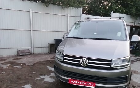 Volkswagen Caravelle T6 рестайлинг, 2015 год, 3 400 000 рублей, 2 фотография