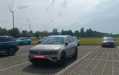 Volkswagen Tiguan II, 2018 год, 2 400 000 рублей, 1 фотография