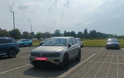Volkswagen Tiguan II, 2018 год, 2 400 000 рублей, 1 фотография