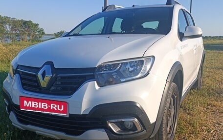 Renault Sandero II рестайлинг, 2020 год, 800 000 рублей, 1 фотография