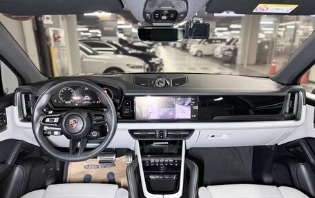 Porsche Cayenne III, 2024 год, 14 999 000 рублей, 13 фотография