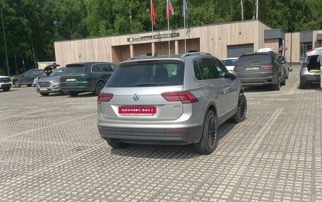 Volkswagen Tiguan II, 2018 год, 2 400 000 рублей, 2 фотография