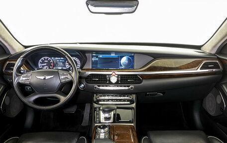 Genesis G90 I рестайлинг, 2017 год, 2 405 000 рублей, 14 фотография