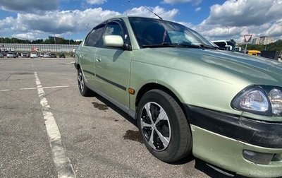 Toyota Avensis III рестайлинг, 1998 год, 275 000 рублей, 1 фотография