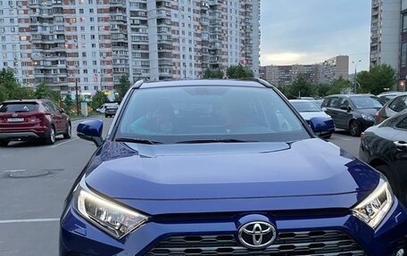 Toyota RAV4, 2021 год, 3 300 000 рублей, 4 фотография