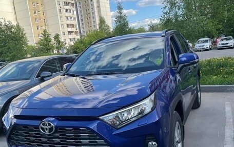 Toyota RAV4, 2021 год, 3 300 000 рублей, 3 фотография