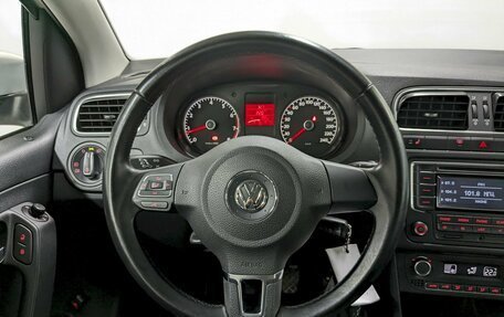 Volkswagen Polo VI (EU Market), 2014 год, 950 000 рублей, 24 фотография