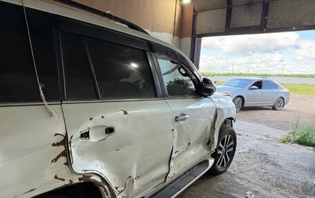 Toyota Land Cruiser 200, 2018 год, 2 650 000 рублей, 2 фотография