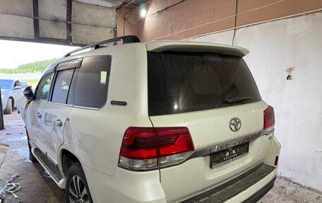 Toyota Land Cruiser 200, 2018 год, 2 650 000 рублей, 5 фотография