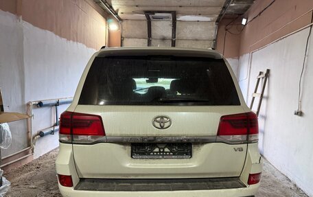 Toyota Land Cruiser 200, 2018 год, 2 650 000 рублей, 4 фотография