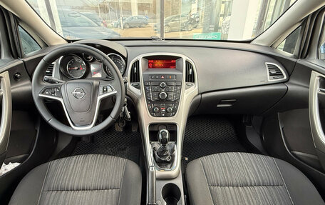 Opel Astra J, 2010 год, 565 000 рублей, 16 фотография