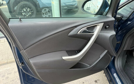 Opel Astra J, 2010 год, 565 000 рублей, 12 фотография