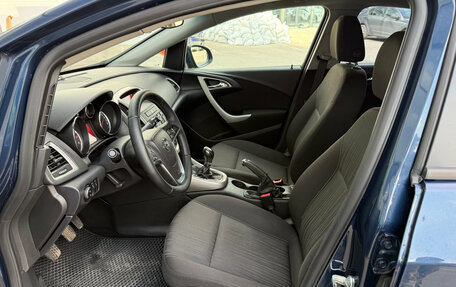 Opel Astra J, 2010 год, 565 000 рублей, 13 фотография