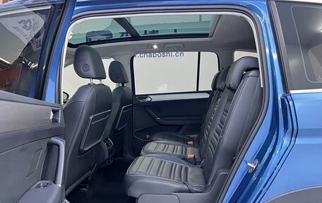 Volkswagen Touran III, 2022 год, 3 040 000 рублей, 19 фотография