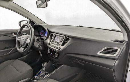 Hyundai Solaris II рестайлинг, 2022 год, 1 690 000 рублей, 11 фотография