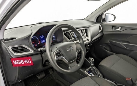 Hyundai Solaris II рестайлинг, 2022 год, 1 690 000 рублей, 16 фотография
