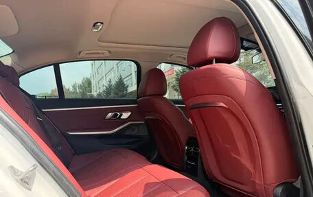 BMW 3 серия, 2023 год, 2 790 000 рублей, 15 фотография