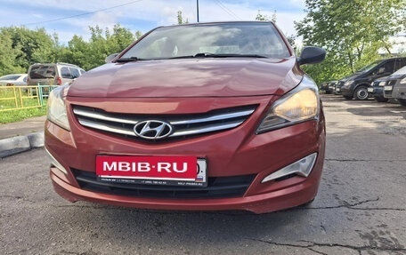 Hyundai Solaris II рестайлинг, 2015 год, 1 050 000 рублей, 2 фотография