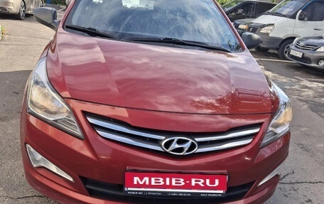Hyundai Solaris II рестайлинг, 2015 год, 1 050 000 рублей, 3 фотография