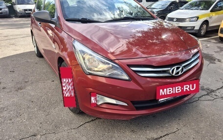 Hyundai Solaris II рестайлинг, 2015 год, 1 050 000 рублей, 4 фотография