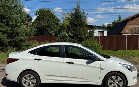 Hyundai Solaris II рестайлинг, 2015 год, 820 000 рублей, 3 фотография