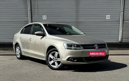 Volkswagen Jetta VI, 2012 год, 799 000 рублей, 3 фотография