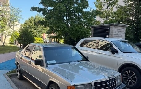 Mercedes-Benz 190 (W201), 1985 год, 1 000 000 рублей, 3 фотография