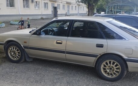 Mazda 626, 1988 год, 200 000 рублей, 4 фотография