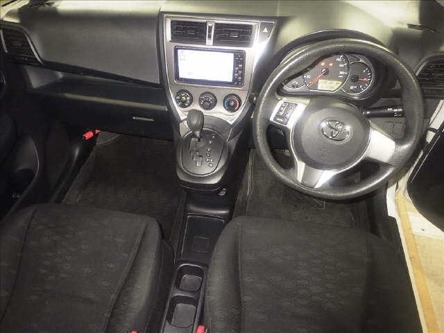Toyota Ractis II, 2012 год, 880 000 рублей, 3 фотография