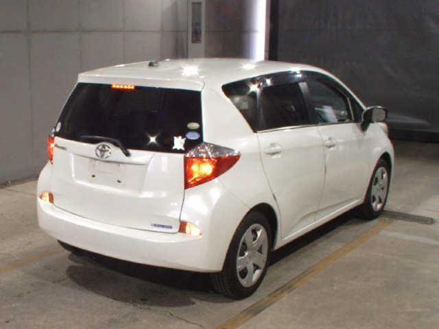 Toyota Ractis II, 2012 год, 880 000 рублей, 5 фотография