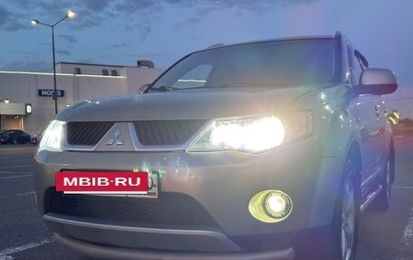 Mitsubishi Outlander III рестайлинг 3, 2008 год, 999 999 рублей, 7 фотография