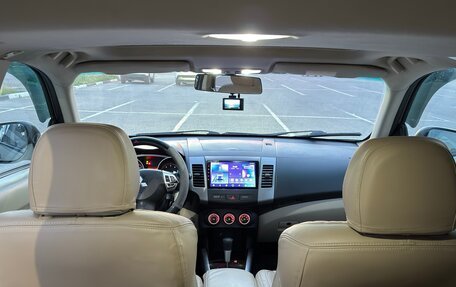 Mitsubishi Outlander III рестайлинг 3, 2008 год, 999 999 рублей, 19 фотография
