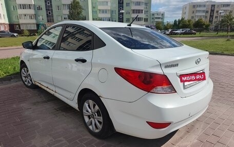 Hyundai Solaris II рестайлинг, 2012 год, 380 000 рублей, 3 фотография