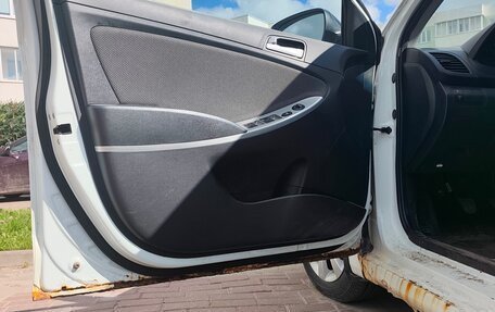 Hyundai Solaris II рестайлинг, 2012 год, 380 000 рублей, 7 фотография
