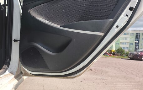 Hyundai Solaris II рестайлинг, 2012 год, 380 000 рублей, 9 фотография