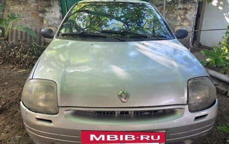 Renault Clio III, 2001 год, 120 000 рублей, 2 фотография