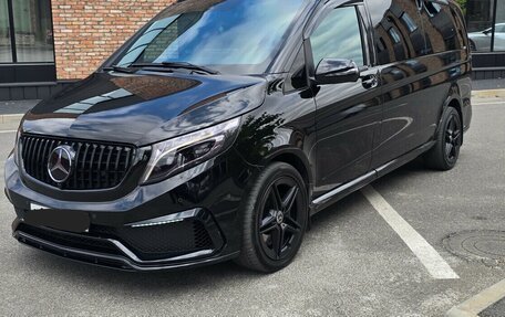 Mercedes-Benz V-Класс, 2015 год, 4 200 000 рублей, 5 фотография