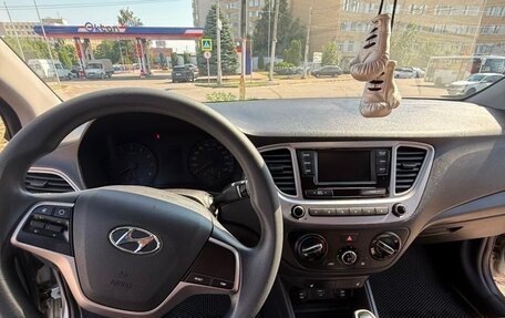 Hyundai Solaris II рестайлинг, 2019 год, 1 450 000 рублей, 7 фотография