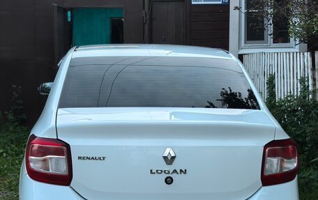 Renault Logan II, 2018 год, 880 000 рублей, 2 фотография