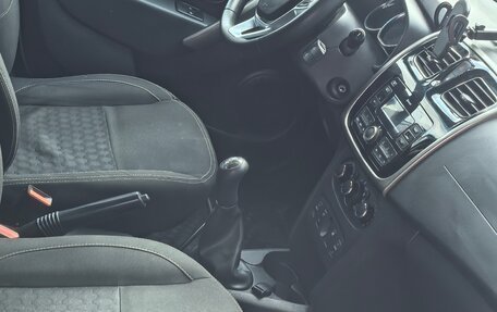 Renault Logan II, 2018 год, 880 000 рублей, 8 фотография