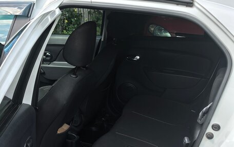 Renault Logan II, 2018 год, 880 000 рублей, 9 фотография