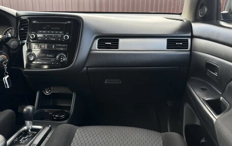 Mitsubishi Outlander III рестайлинг 3, 2014 год, 1 499 777 рублей, 12 фотография