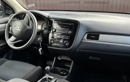 Mitsubishi Outlander III рестайлинг 3, 2014 год, 1 499 777 рублей, 9 фотография